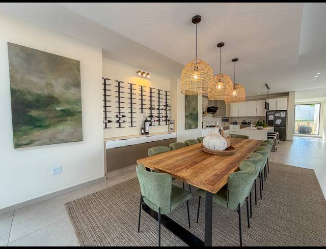5 BEDROOM FREEHOLD FOR SALE IN MIDSTREAM HEIGHTS